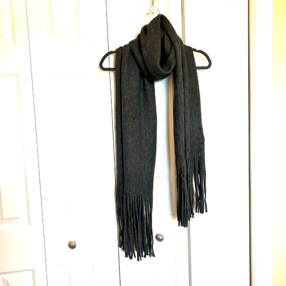 NWT Lucky Brand Extra Long Fringed Scarf Med Charcoal Grey - Picture 6 of 13